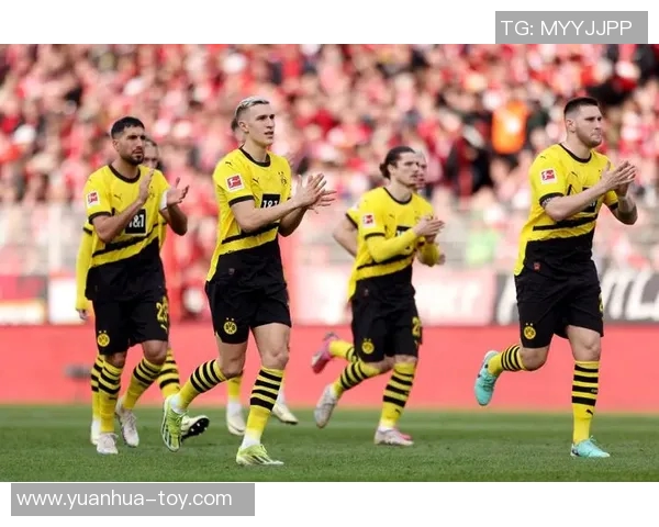 突发!多特蒙德宣布将离队,球迷不舍告别