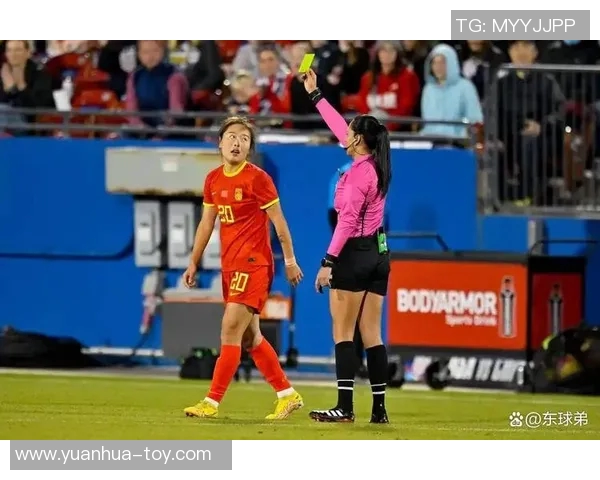 女足主力前锋重伤复出首次合练全场欢呼声雷动